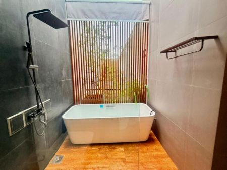 Bathroom - Pannipitiya 4 BR Architecture House For Sale in Thalawathugoda 