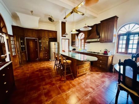 Living Room - Nugegoda Luxury House For Sale In Prime Location 