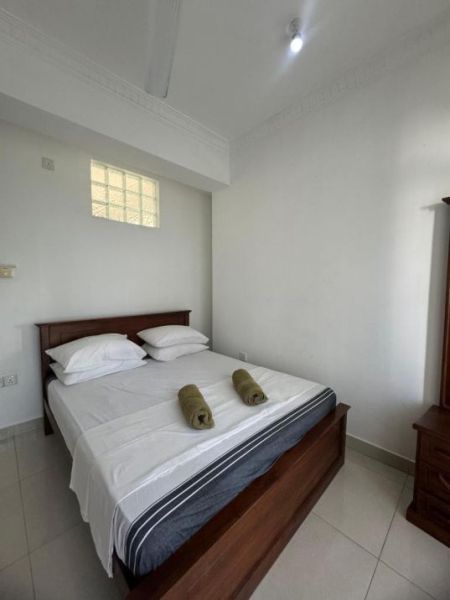 Bedroom - Short-Term 3-Bedroom Apartment Rental Available in Colombo 05. (CSMP202)