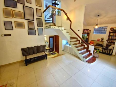 Living Room - (HH221) Furnished Three Storey House for Sale in Kadawatha