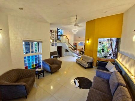 Living Room - (HH221) Furnished Three Storey House for Sale in Kadawatha