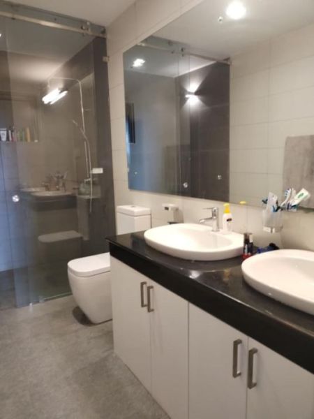 Bathroom - 3 Bedroom apartment for sale in Colombo 5