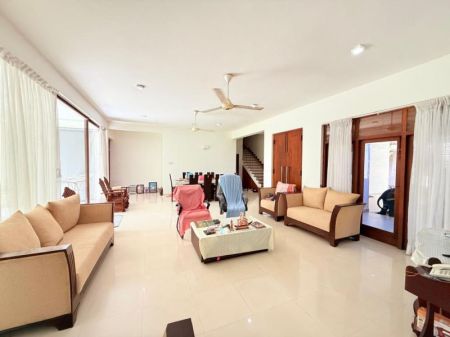 Living Room - (DH852) Architecturally Designed Luxury House for Sale in Panadura, Wekada
