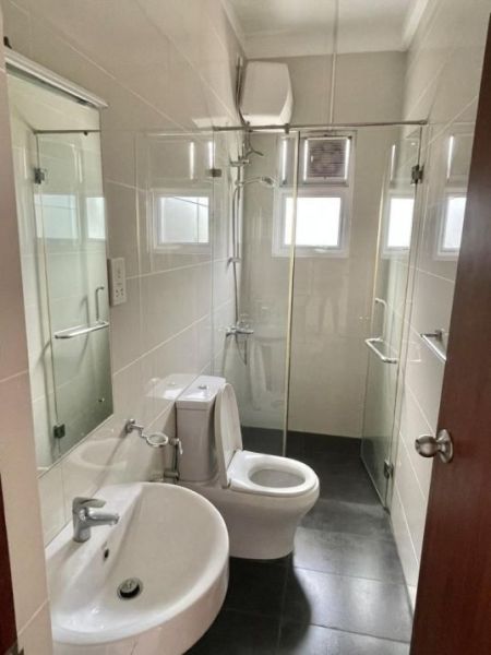Bathroom - 3 Bedroom Apartment for Rent at Colombo 7