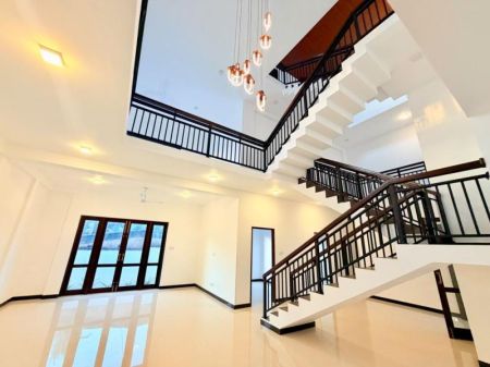 Living Room - Mount Lavinia 5 BR Brand New House for Sale 
