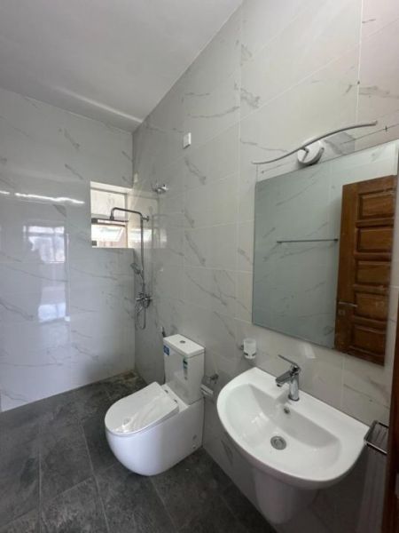 Bathroom - Brand New 4 Bedroom Apartment for Sale in Colombo 6