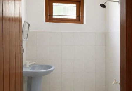 Bathroom - Complete House with 33 Perches for Sale – Matale.