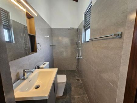 Bathroom - Brand New 4 Bedroom House for Sale at Siddamulla, Kottawa / LKR 47,000,000 (Negotiable) (EM225RN)