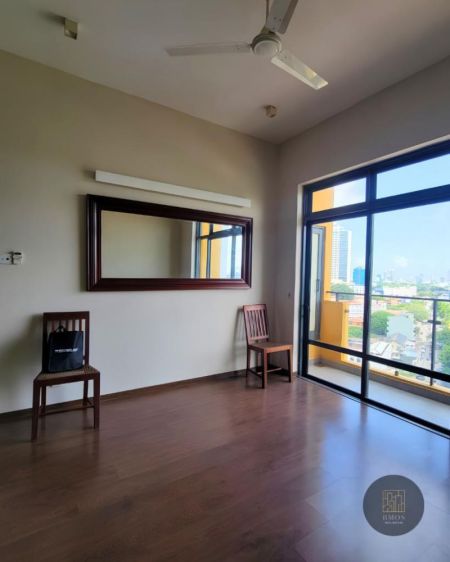 Living Room - Spacious 3BR Apartment for rent in Colombo 5 