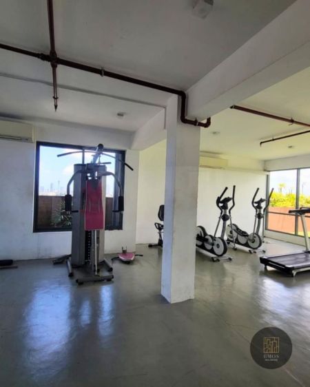 Living Room - Spacious 3BR Apartment for rent in Colombo 5 