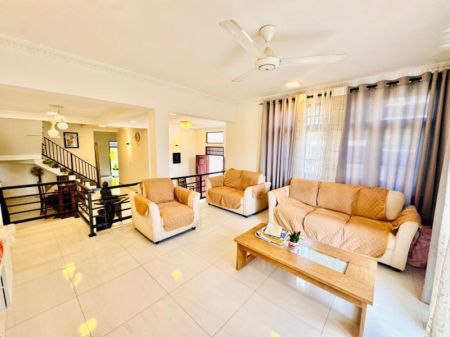 Living Room - (SE1628)🏡 Ultra-Luxury Fully Furnished 3-Storey Residence in Pannipitiya