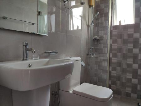 Bathroom - Fully Furnished Apartment for Rent - Dehiwala