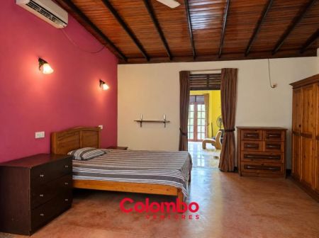 Bedroom - Nugegoda House – 5 Room Kandawatta Terrace House for SALE -   (HS462)