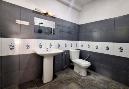 Bathroom - Recently Renovated Two-Storey House for Sale – Ihala Yagoda, Gampaha