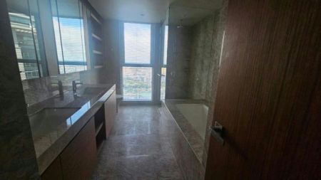 Bathroom - Shangri-La - 04 Bedroom Furnished Apartment for Rent in Colombo 02 (A3746)