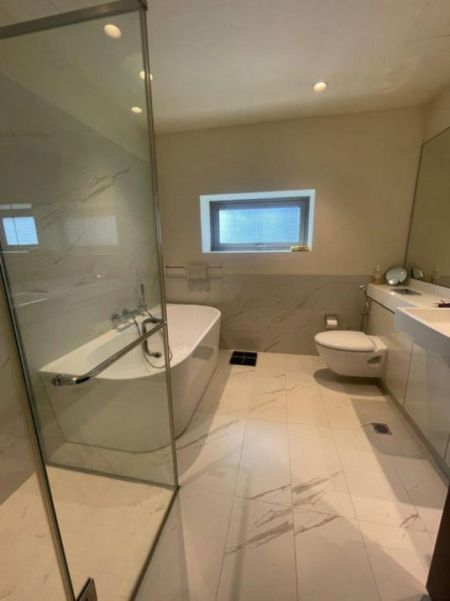 Bathroom - Cinnamon Life - 02 Bedroom Furnished Apartment for Rent in Colombo 02 (A5770)