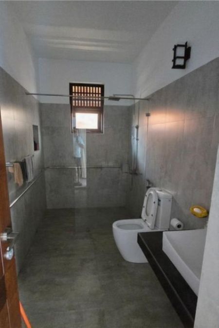 Bathroom - (KH747) Furnished Luxury villa for sale in Negombo