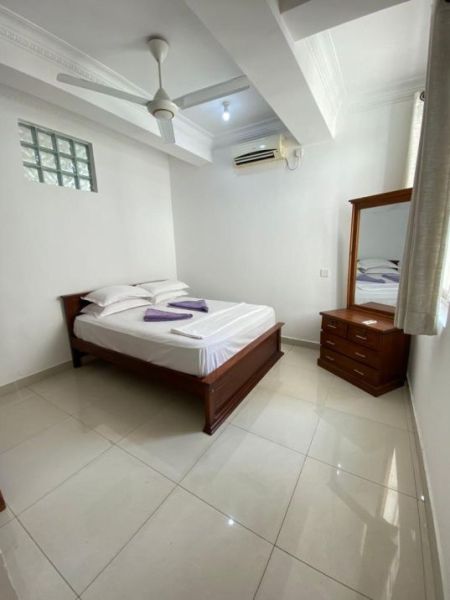 Bedroom - Long-Term Rental – Fully Furnished 3-Bedroom Apartment in Colombo 05. (CSMP502)
