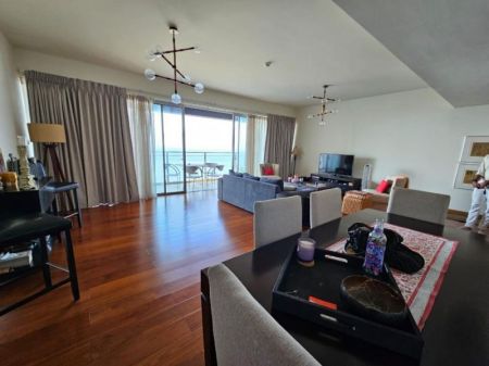 Living Room - 03 Bedroom, 2,400 sqft apartment facing sea and Galle Face for sale at Shangri-la West Tower (ASS102)