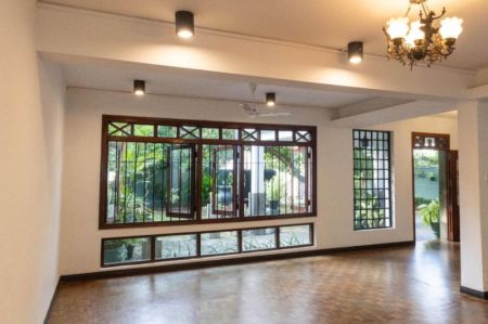 Living Room - 5 Bedroom House for Sale - Torrington Avenue, Colombo 7 | LKR 17 Million Per Perch (EM1080)