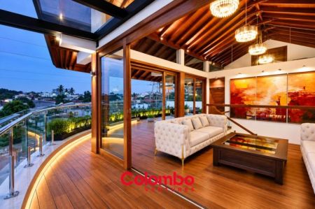 Living Room - Battaramulla House - 6 Room Brand New Super Luxury House for SALE – Jayanthipura, Battaramulla  (HS461)