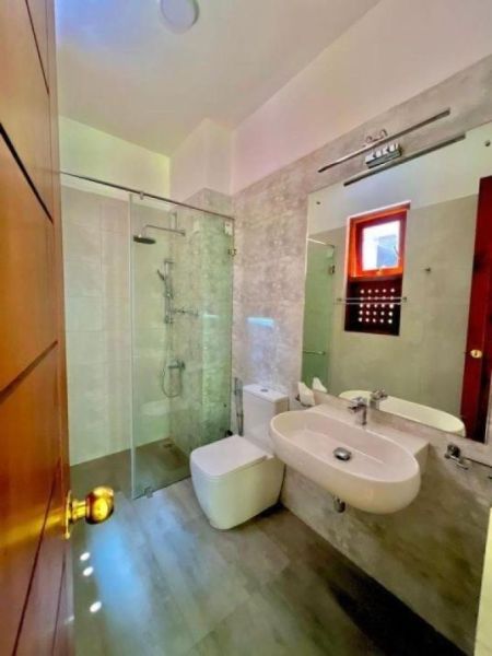 Bathroom - 08 Perches Unfurnished House for Sale - HL55375