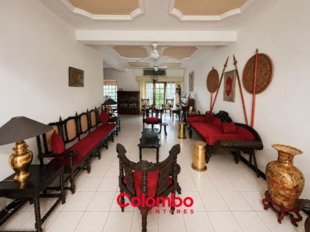 Living Room - Colombo 7 House - 6 Room Bauddhaloka Mawatha House for 18.25p Land Value Only SALE - Col.7  (HS460)
