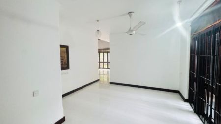 Bathroom - (PR733)  House for Rent in Nugegoda