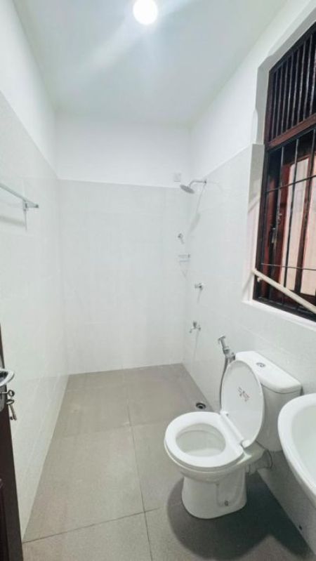 Bathroom - (PR733)  House for Rent in Nugegoda