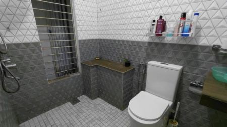 Bathroom - (PR1008) Three Storey House for Rent in Mulleriyawa