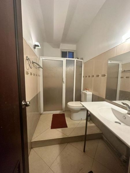Bathroom - 9 Room Three-Storey House for Sale - Karagampitiya, Allan Avenue, Dehiwala | LKR 120 Million (EM1051)