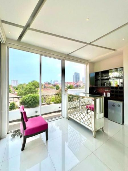 Living Room - (NR691) Modern Luxury House for Rent in Colombo 07