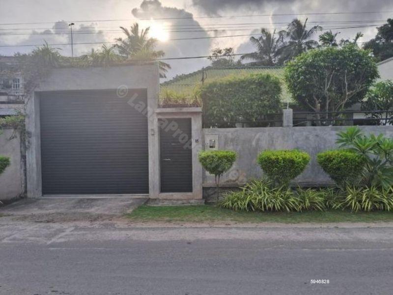 House for sale in Mount Lavinia