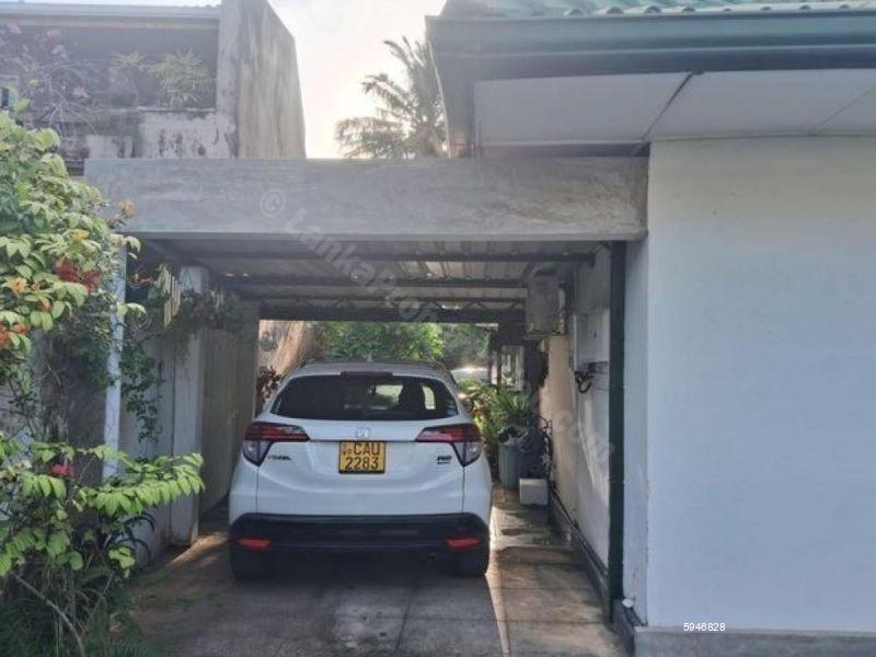 House for sale in Mount Lavinia