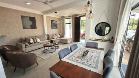 Living Room - (DH1044) Furnished Luxury Three Storey House for Sale in Gonapola