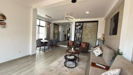 Living Room - (DH1044) Furnished Luxury Three Storey House for Sale in Gonapola