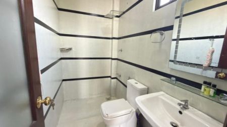 Bathroom - (DH1044) Furnished Luxury Three Storey House for Sale in Gonapola