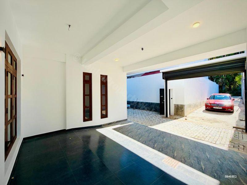 House for sale in Dehiwala