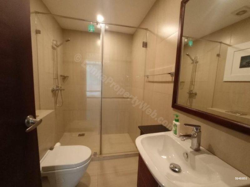Bathroom - Apartment for sale in Colombo 3