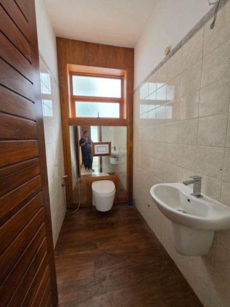 Bathroom - FOR Rent | Colombo 7  | 4-Bedrooms | Luxury House