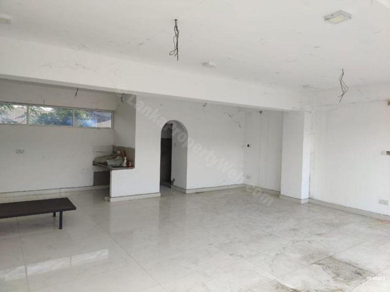 Commercial for rent in Colombo 5