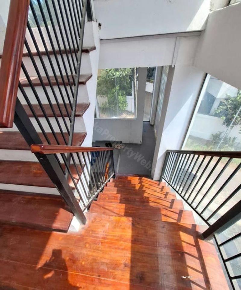 Commercial for rent in Colombo 5