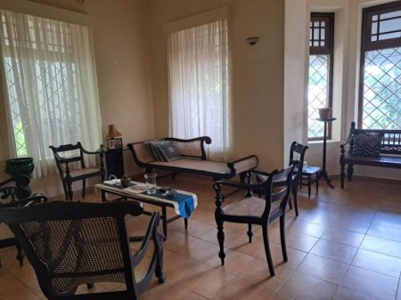 Living Room - FOR Rent | Colombo 3 | 5-Bedrooms | Old Colonial House