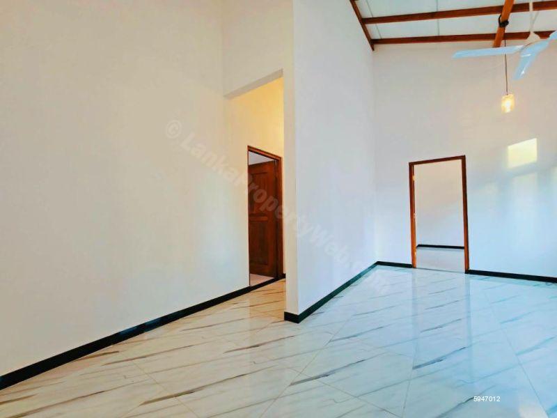 House for sale in Polgasowita