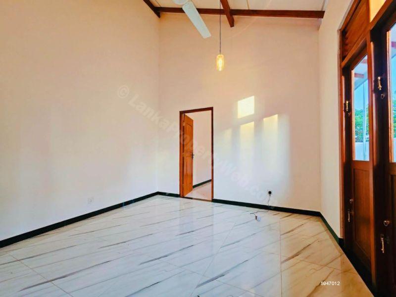 House for sale in Polgasowita