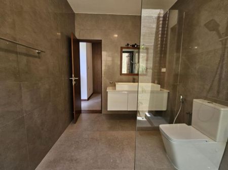 Bathroom - Luxury 3-Storey House for Sale in Lake Road, Pelawatta | 10 Perches | Rs. 120 Million