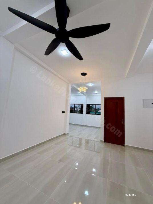 House for sale in Athurugiriya