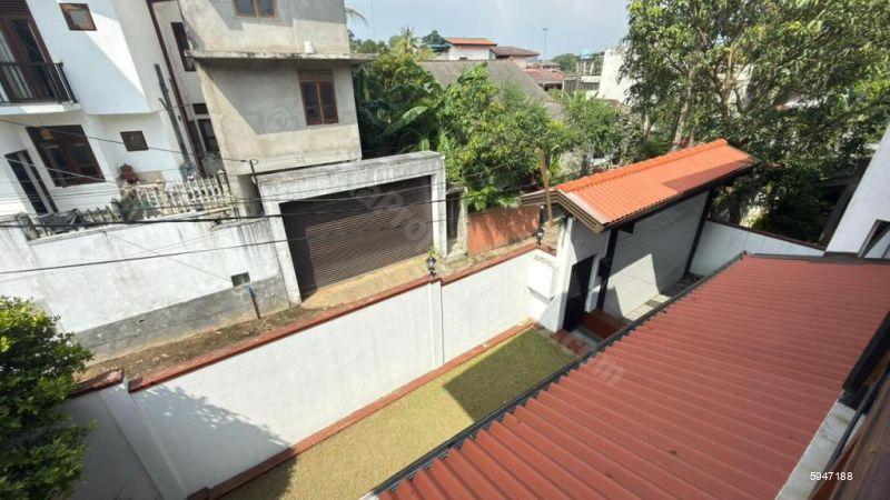 House for sale in Pannipitiya