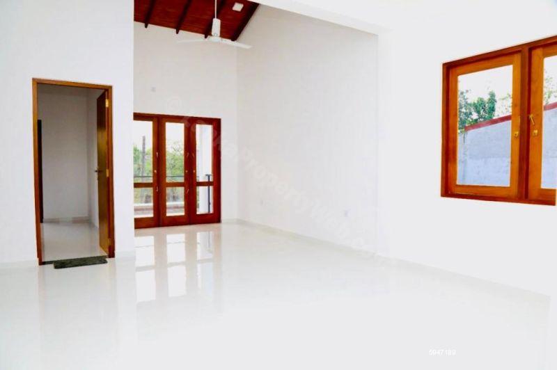 House for sale in Polgasowita