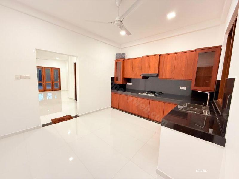 House for sale in Polgasowita